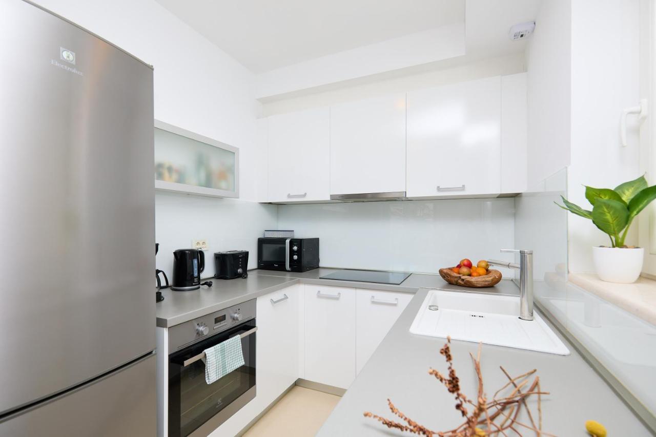 Beachfront Luxury Complex 2bd Sunset Apartment